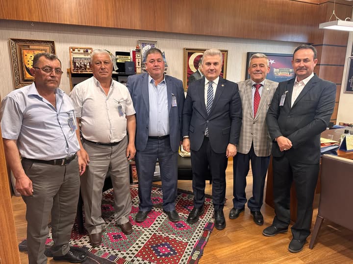 Dursunbey Muhtarları TBMM'de Milletvekili Canbey'i Ziyaret Etti
