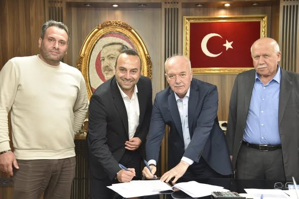 Dursunbey Ayak Tenisi Turnuvası'nda Şampiyon Siyah Çoraplar Oldu