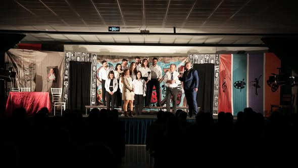 Susurluk Gençlik Tiyatrosu'ndan Sındırgı'ya Kültür Köprüsü