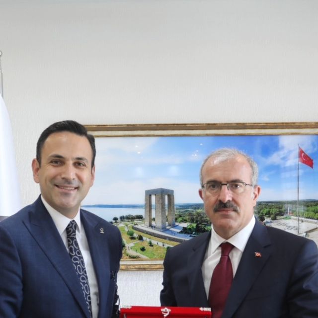 AK Parti Çanakkale İl Başkanlığı, Vali Doç. Dr. Ömer Toraman'ı Ziyaret Etti