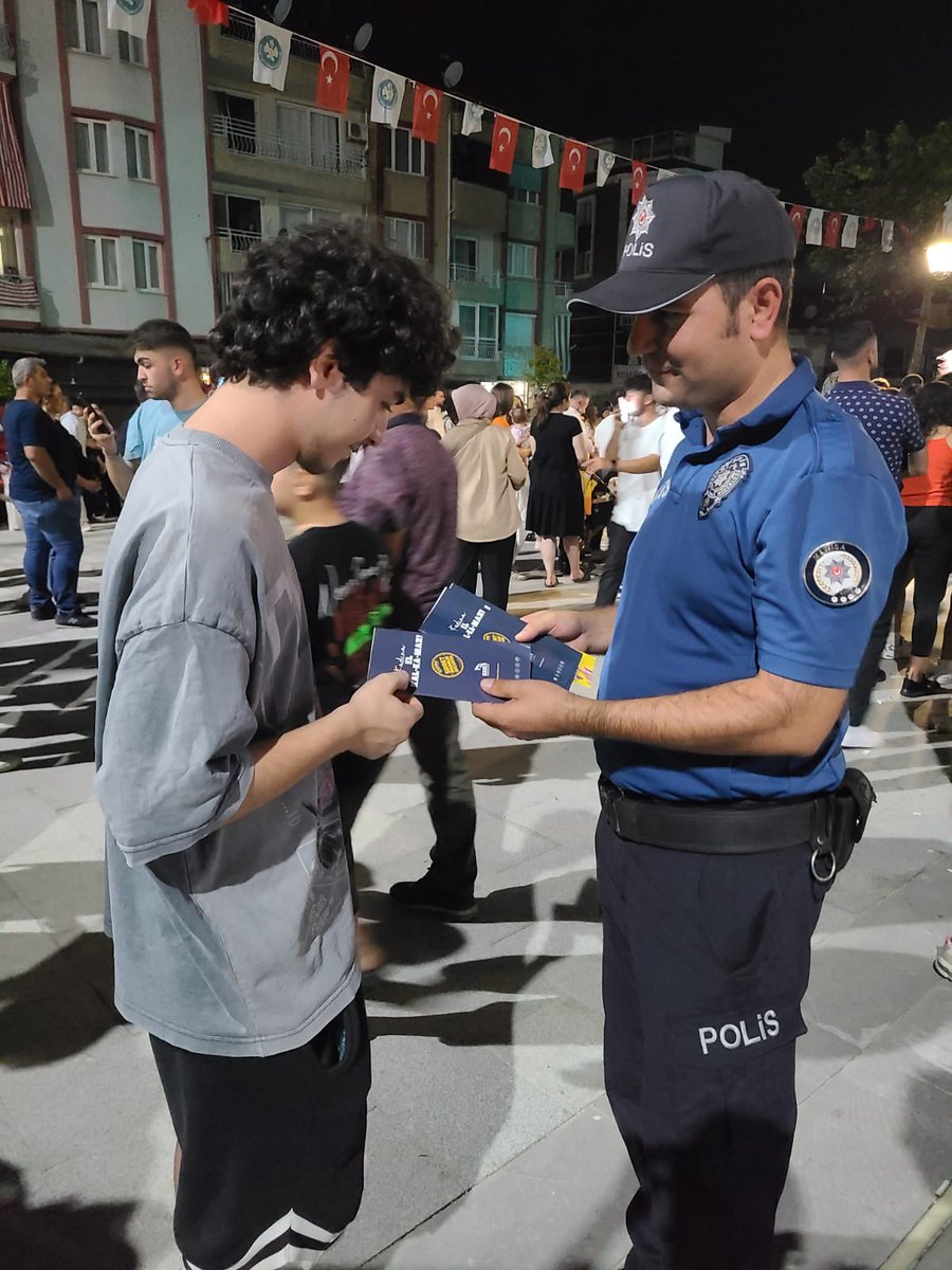 Kurtuluş Günlerinde Kadına Yönelik Şiddete Dikkat Çeken Halk Konserleri Düzenlendi