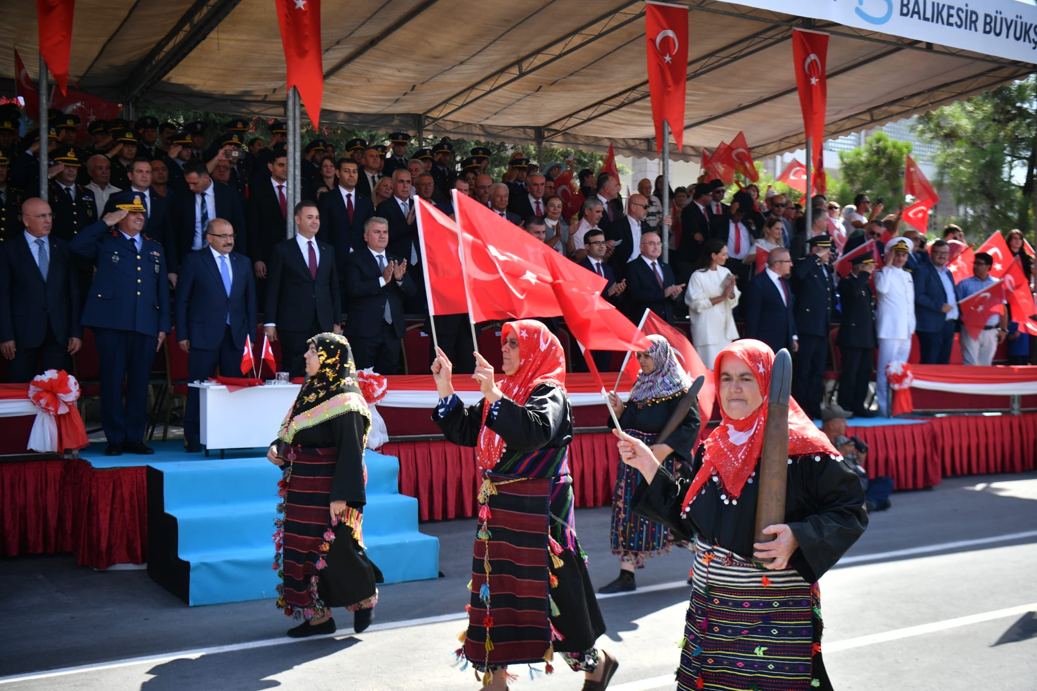 Balıkesir'in düşman işgalinden kurtuluşu 102. yıl dönümü törenlerle kutlandı