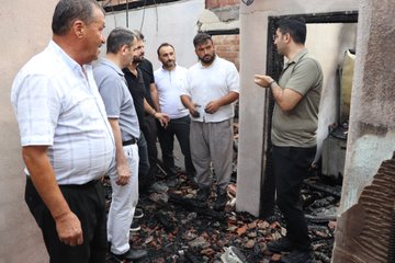 Kaymakam Mustafa İlker Kara, Beypınar Mahallesi'ndeki Cami Yangınında İncelemelerde Bulundu