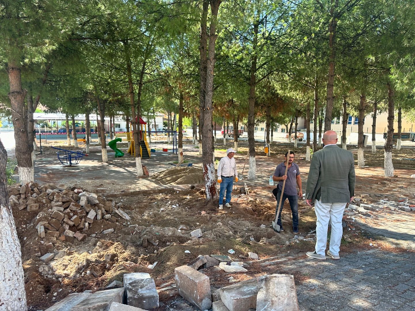 Gölmarmara Belediyesi Yeşil Alanları ve Parkları Artırmak İçin Çalışıyor