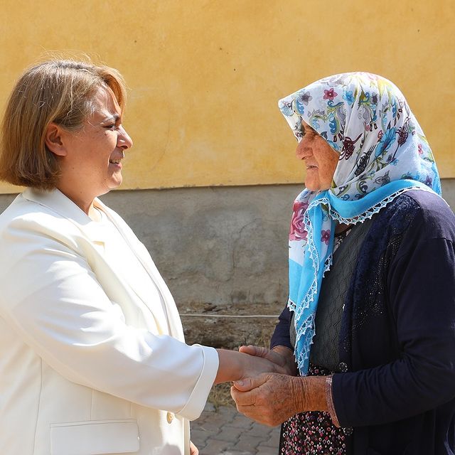 Kula Belediye Başkan Vekili Semra Gündüz, Mahallede Hayır Cemiyetine Katıldı