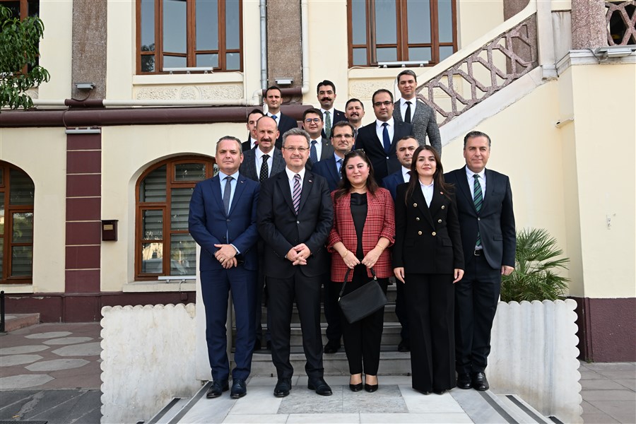 Vali Enver Ünlü'nün Manisa'dan Ayrılma Veda Töreni