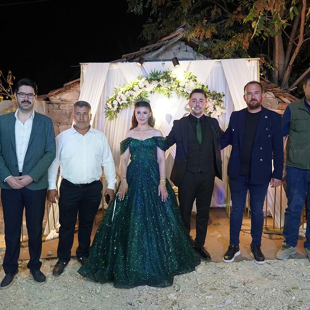 Başkan Vekili ve Meclis Üyesi Nişan ve Nikah Törenlerine Katıldı