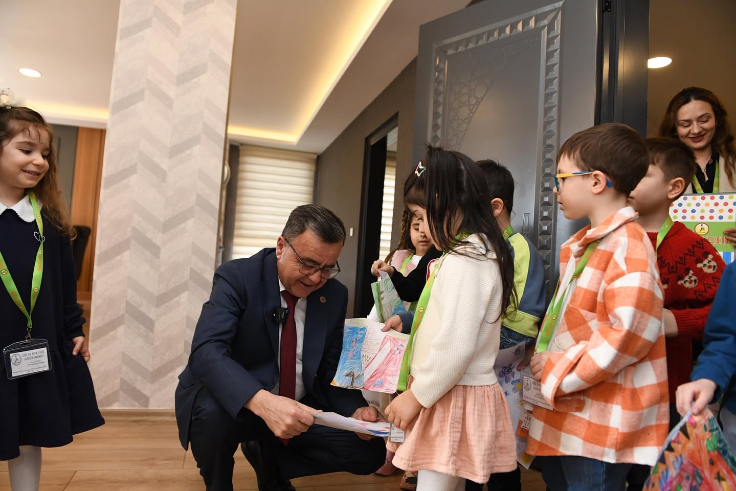 Altıeylül Belediyesi'ne Çocuk Ziyafeti