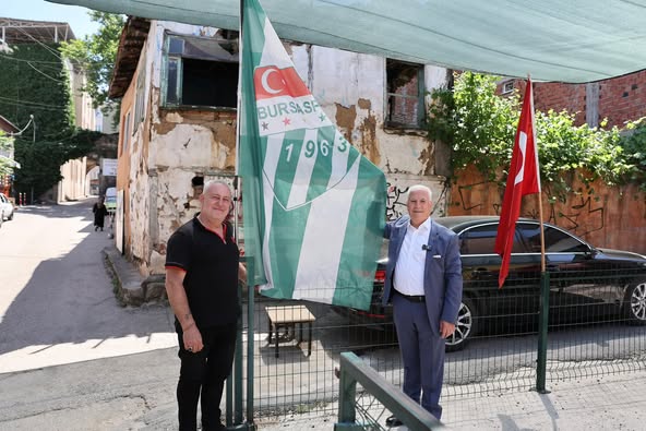 Bursa'da 120 Yıllık Cami Alemi Geleneği Yaşatılıyor