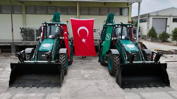 DSİ'den Tarım ve Orman Bakanı İbrahim Yumaklı'nın Katılımıyla 50 Yeni Kazıcı Yükleyici Devreye Alındı