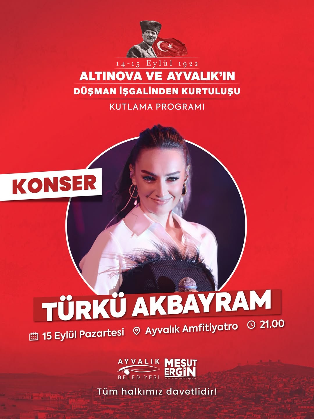 Ayvalık'ta Kurtuluş Coşkusu: Türkü Akbayram Konseriyle Şenlik Var