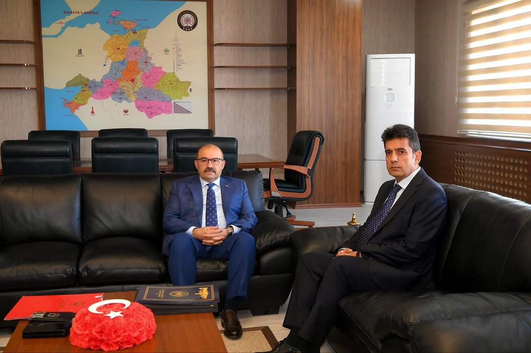 Balıkesir Valisi Ustaoğlu, İl Emniyet Müdürü Yaman'ı Ziyaret Etti