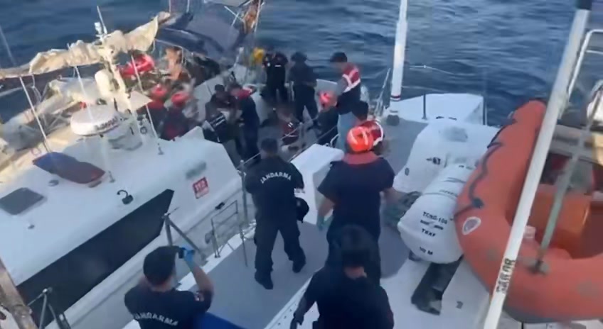 Muğla Açıklarında Uyuşturucu Operasyonu: 210 kg Skunk Ele Geçirildi, 2 Şüpheli Yakalandı