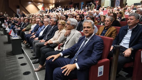 Balıkesir'de İlk Kez Düzenlenen Kitap Fuarı Açıldı