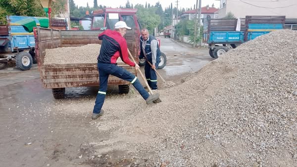 Altıeylül Belediyesi Kırsal Mahallelerde Yaşam Kalitesini Artırıyor